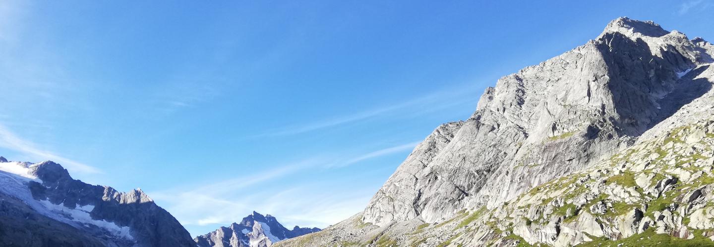 A destra il Fracicchio visto dall'avvicinamento